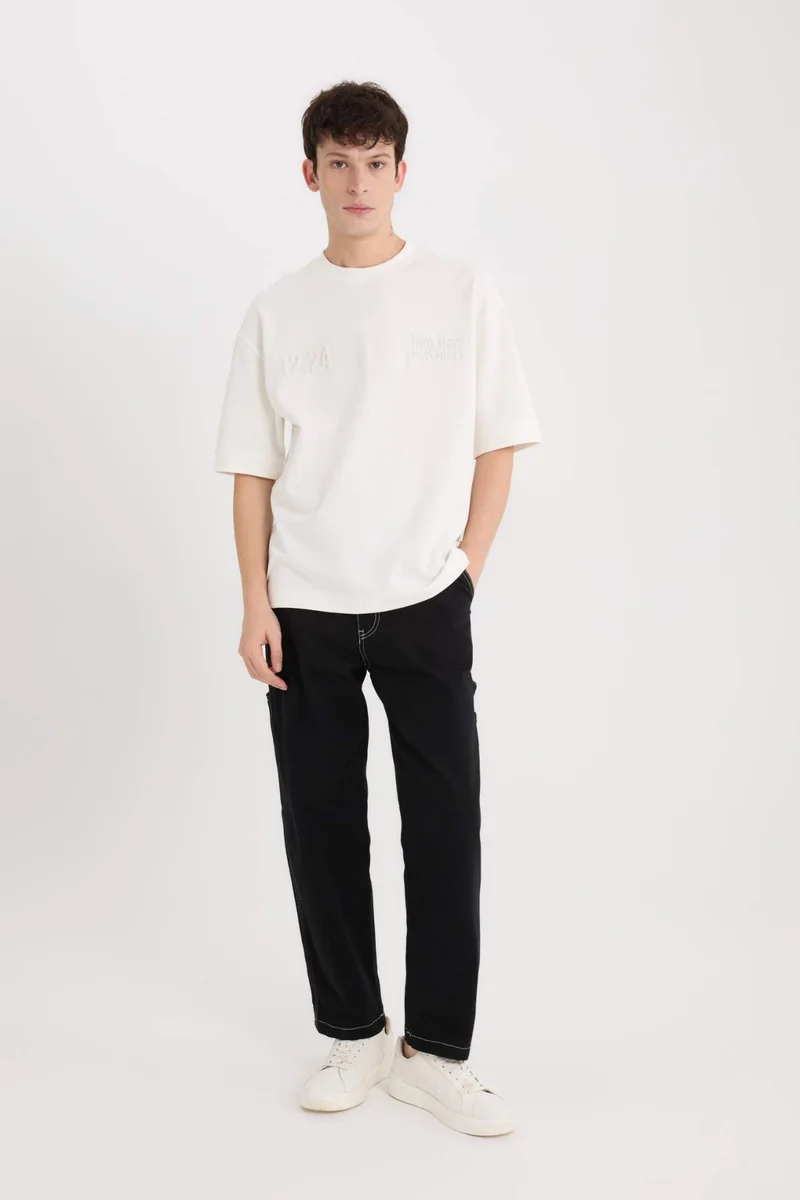 ديفاكتو Loose Fit Crew Neck Printed Heavy Fabric T-Shirt