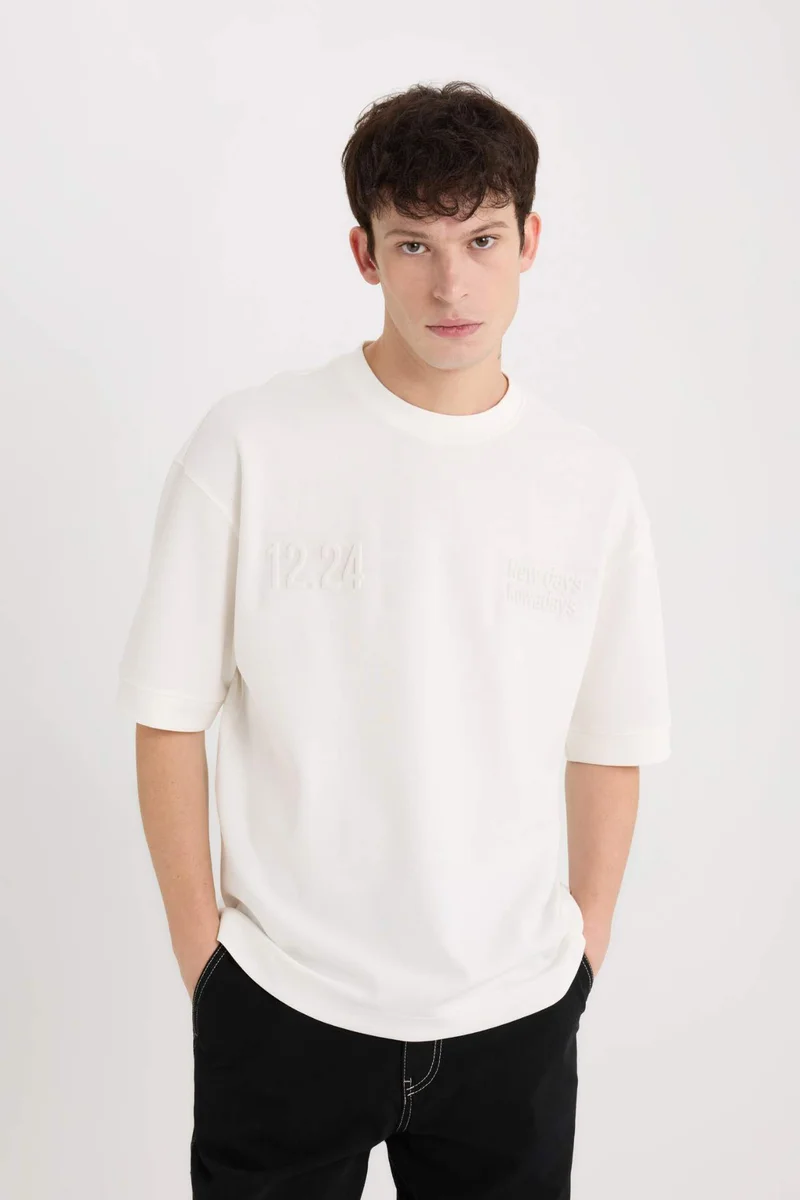 ديفاكتو Loose Fit Crew Neck Printed Heavy Fabric T-Shirt