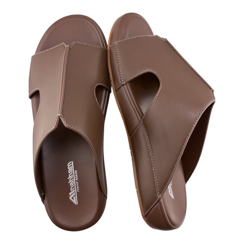 إيت صندل عربي يدوي الصنع للرجال من AET | شبشب رجالي خارجي | شبشب مفتوح من الأمام للاستخدام اليومي | جلد عربي أصلي| تصميم عربي جديد | نعل داخلي مختلف اللون| مريح وخفيف الوزن - Image 2