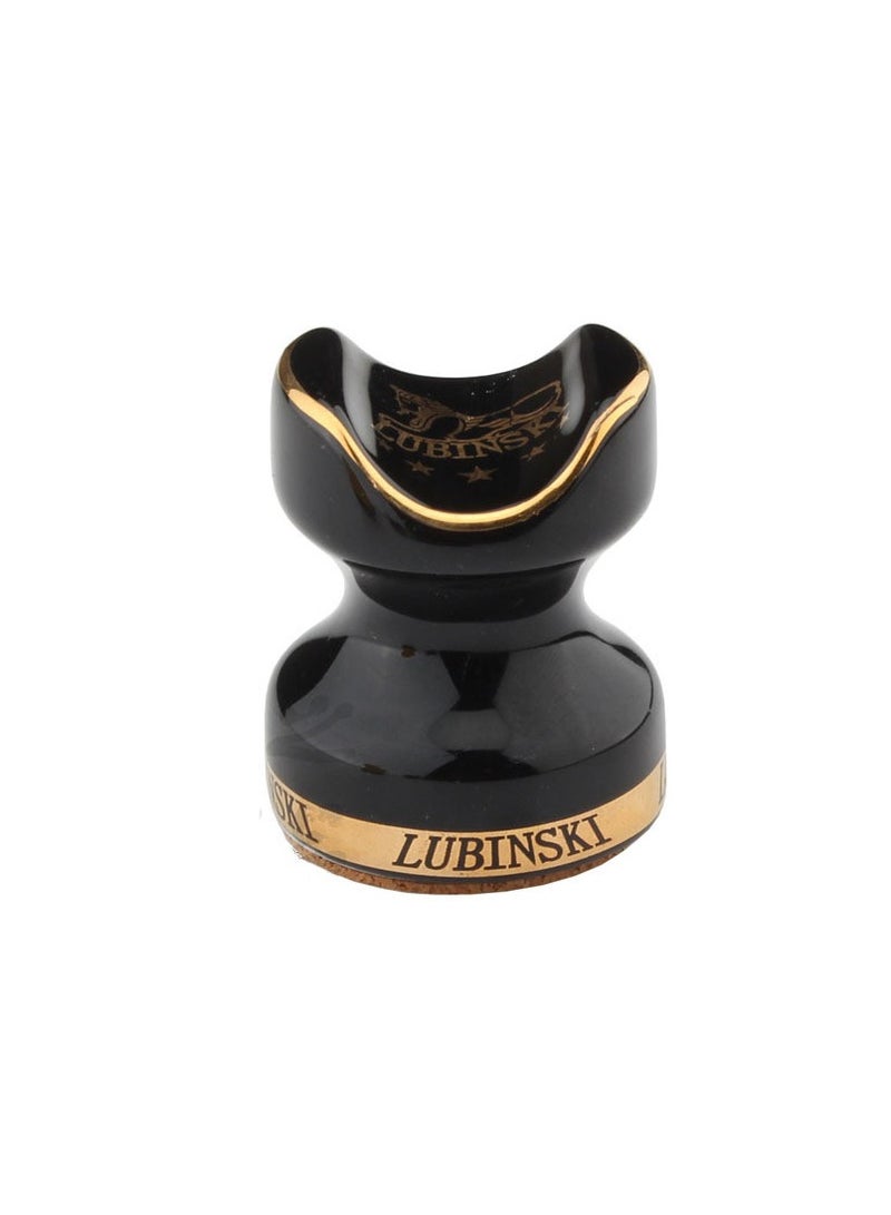 طقم مكون من 2 حامل  فاخر بتصميم مميز من السيراميك المصقول، يجمع بين الفخامة والعملية. مزين بتفاصيل ذهبية تضفي لمسة من الرقي. قطعة مثالية لترتقي بتجربة تدخين السيجار. - Image 3