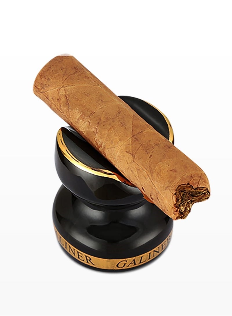 طقم مكون من 2 حامل  فاخر بتصميم مميز من السيراميك المصقول، يجمع بين الفخامة والعملية. مزين بتفاصيل ذهبية تضفي لمسة من الرقي. قطعة مثالية لترتقي بتجربة تدخين السيجار. - Image 4