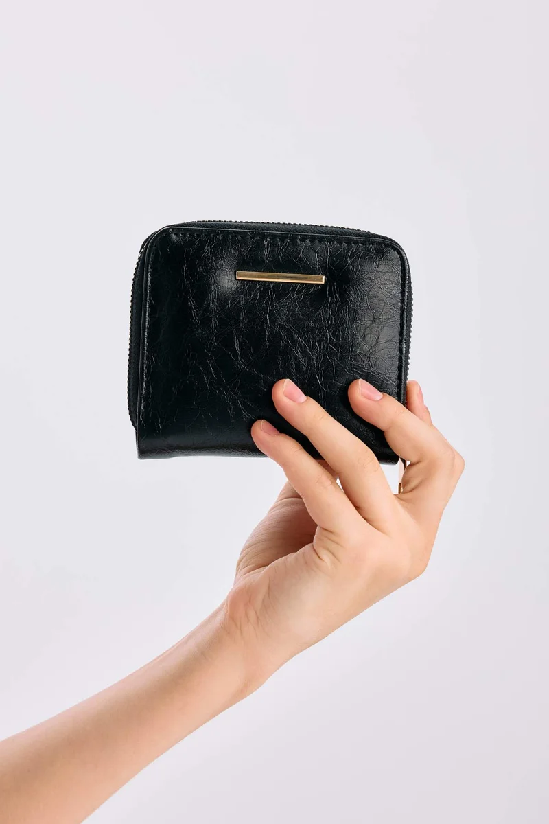 ديفاكتو Woman Faux Leather Wallets