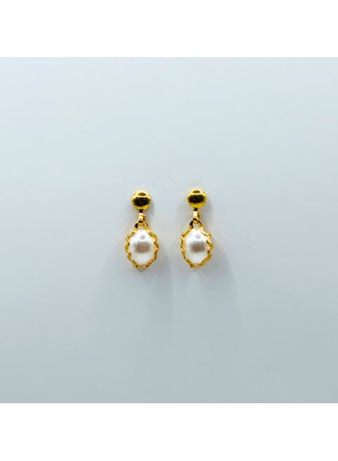 8 x 6 Oval Lace Pearl Drop Gold | Stainless Steel | 18K Gold Plated