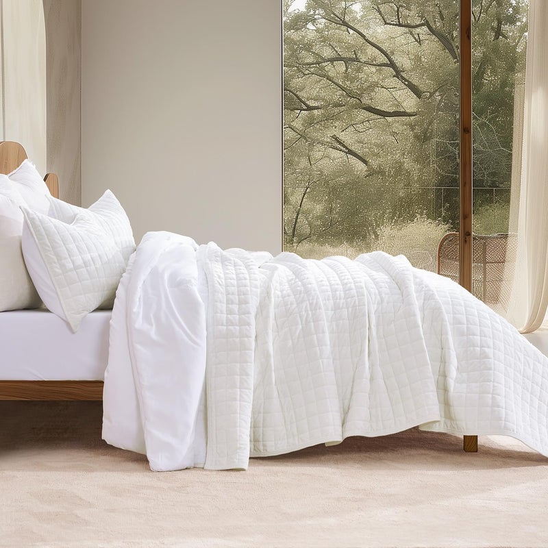 RECYCO Luxury Velvet Quilt Set, California King 118'' x 106'' Oversized Bedspread, Ultra Soft Velvet Comforter, Lightweight Box Stitch Bedding Sets for All Season, with 2 Shams, Bright White - Image 2