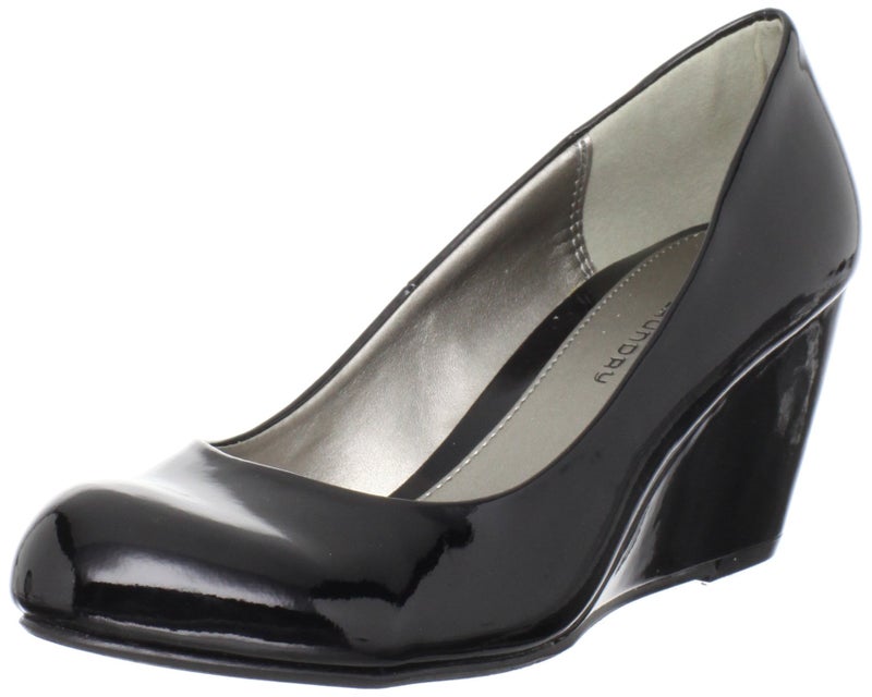 Chinese Laundry Women's Nima Wedge Pump, Black Patent, 8 M US - Image 1