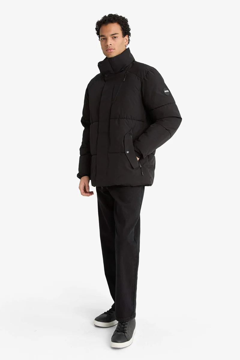 ديفاكتو Waterproof Regular Fit Stand Collar Puffer Jacket