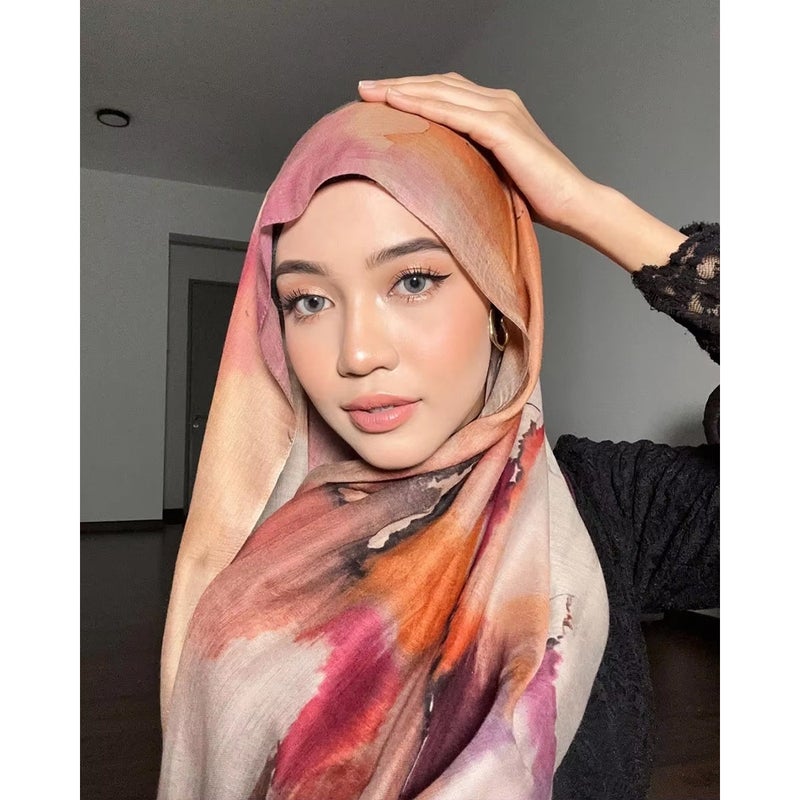 وشاح طويل من البوليستر بنمط الألوان المائية للدفء والحماية من الشمس - Image 2