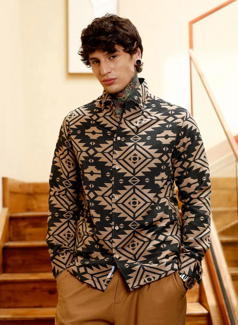 كامبوس سوترا Campus Sutra Men Contrast Aztec-Block Jacquard Shirt | Button-Down One-Piece Collar Long Sleeve | Button Closure Curved Hem | Geometric Jacquard | Woven Fabric For Casual & Party Wear | Black & Beige