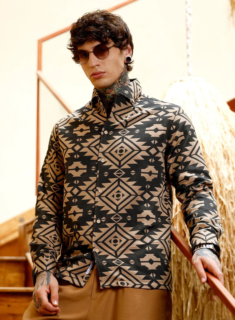 كامبوس سوترا Campus Sutra Men Contrast Aztec-Block Jacquard Shirt | Button-Down One-Piece Collar Long Sleeve | Button Closure Curved Hem | Geometric Jacquard | Woven Fabric For Casual & Party Wear | Black & Beige