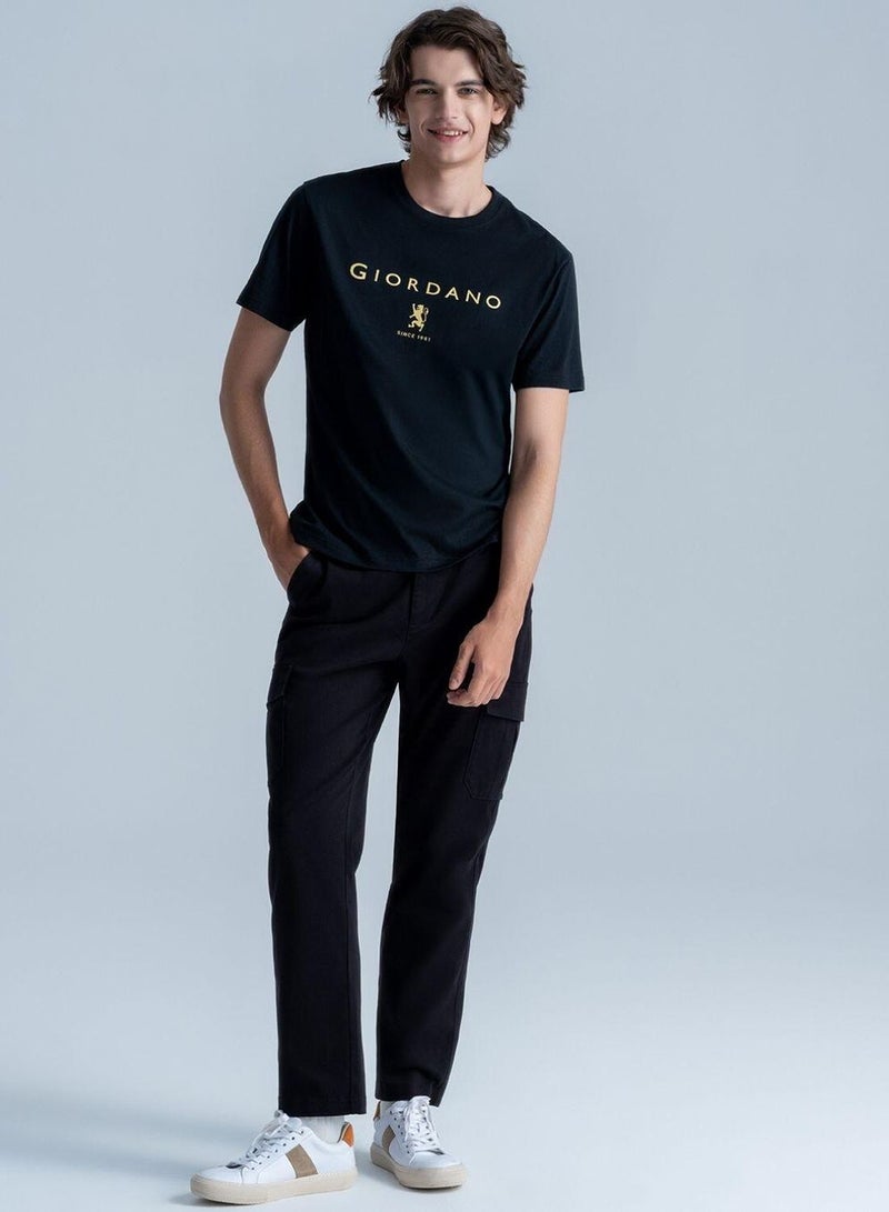 GIORDANO Men's Cotton Signature Print Slim Fit Tee - Image 2