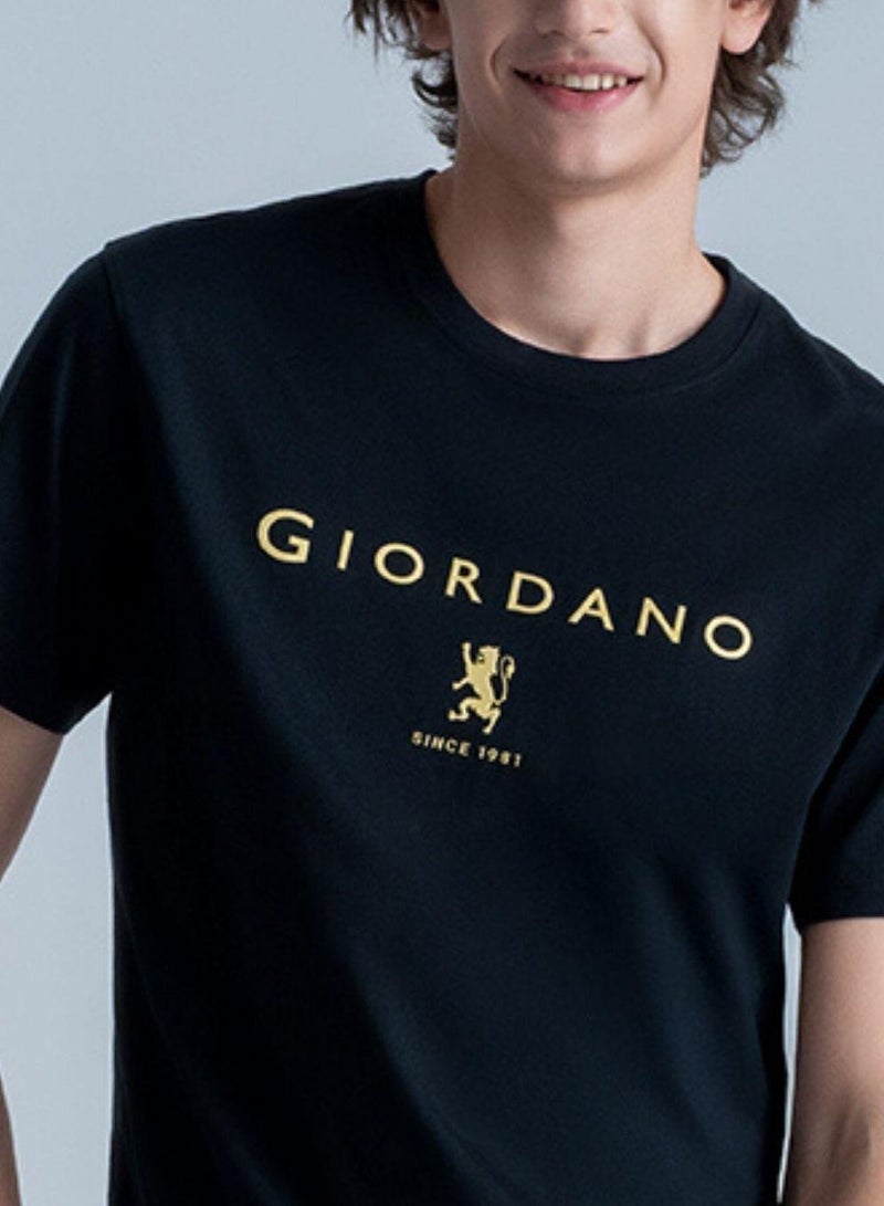 GIORDANO Men's Cotton Signature Print Slim Fit Tee - Image 3