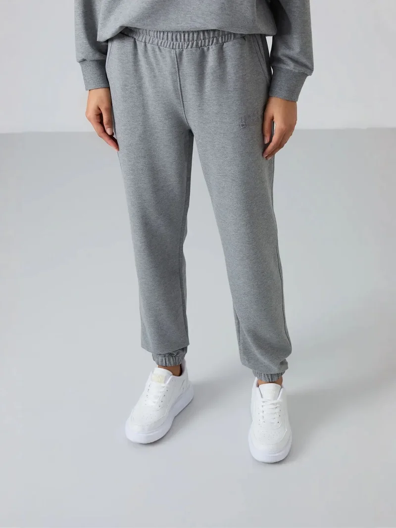 TOMMYLIFE TOMMY Oversized Crew Neck Sweatshirt and Pants Set