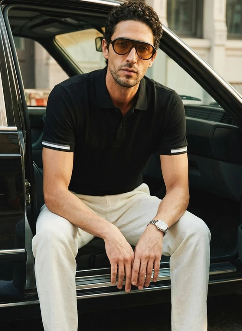 دينيس لينغو Men Black Cotton Blend Solid Regular T-Shirt