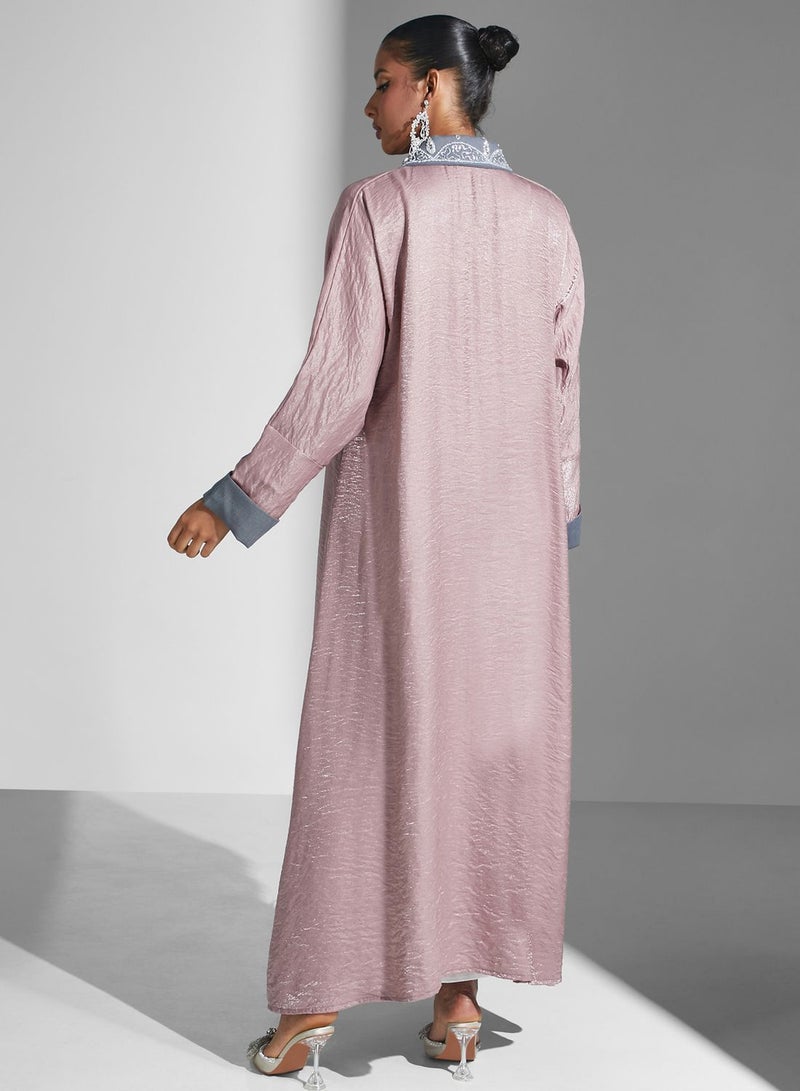 آرا عباية بأكمام واسعة وتفاصيل ياقة - Image 2