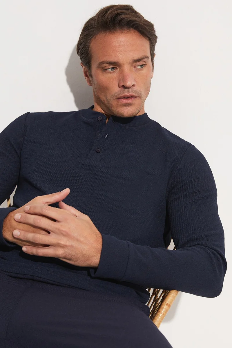 جويستار Men's Regular Fit Crew Neck Buttoned Sweatshirt