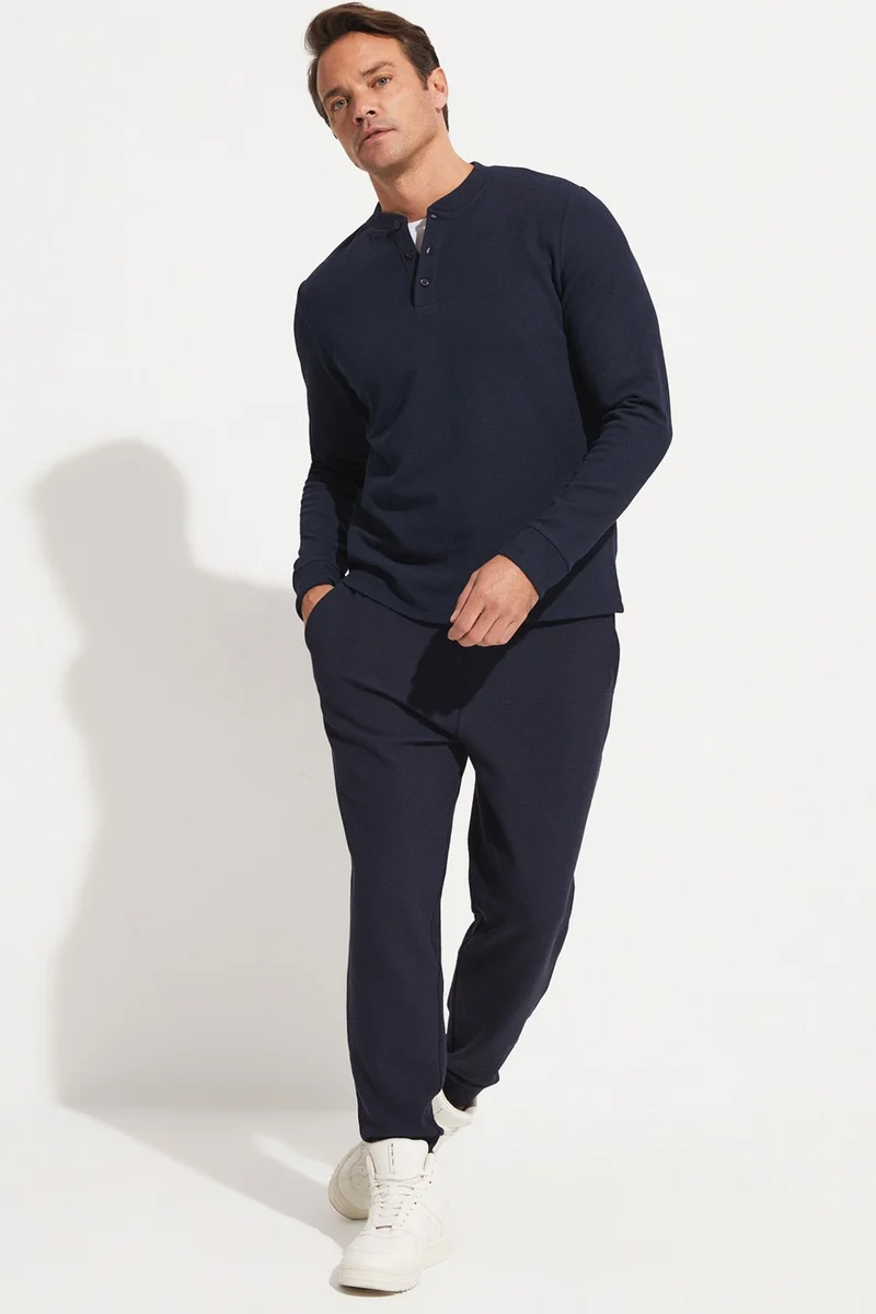 جويستار Men's Regular Fit Crew Neck Buttoned Sweatshirt