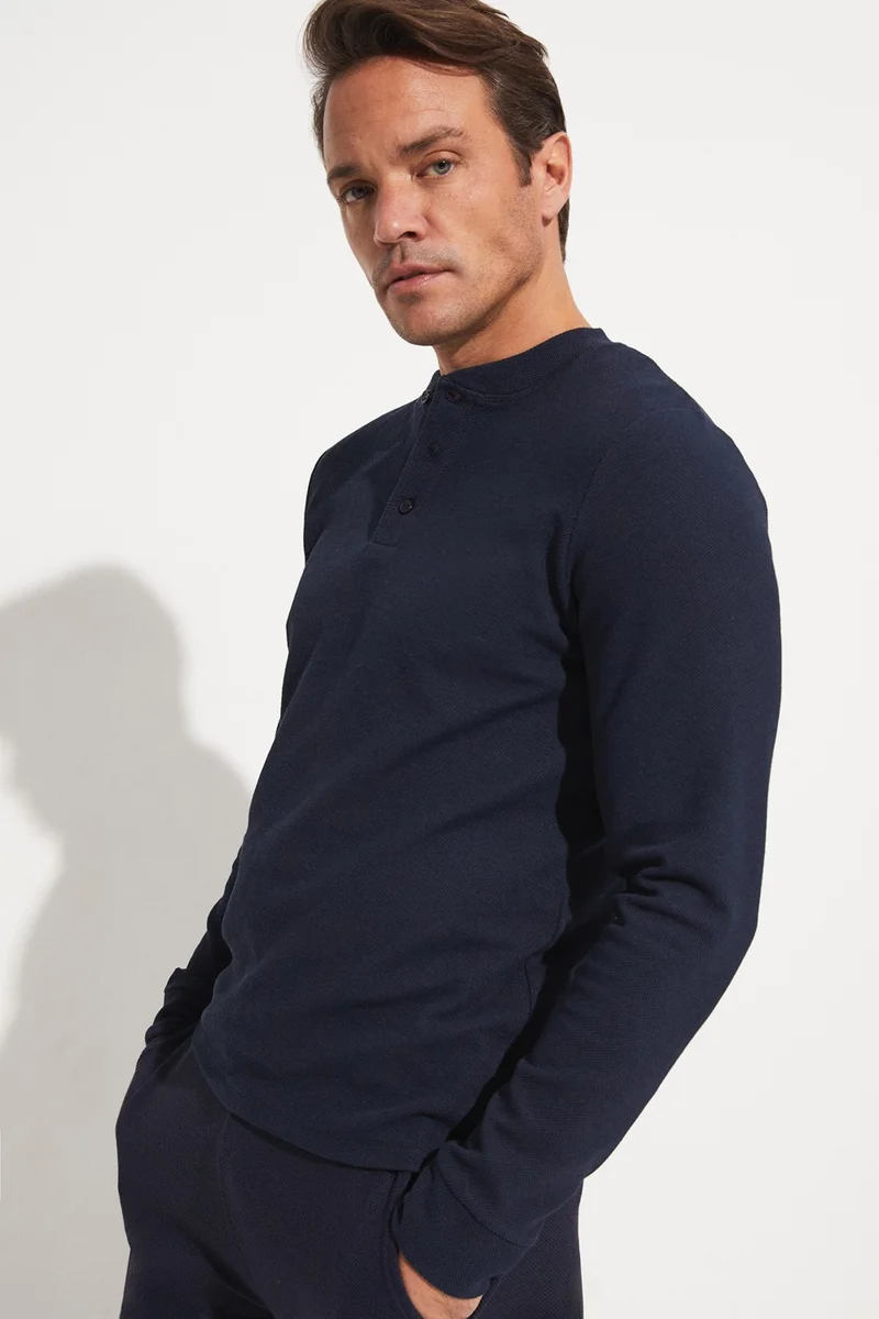 جويستار Men's Regular Fit Crew Neck Buttoned Sweatshirt