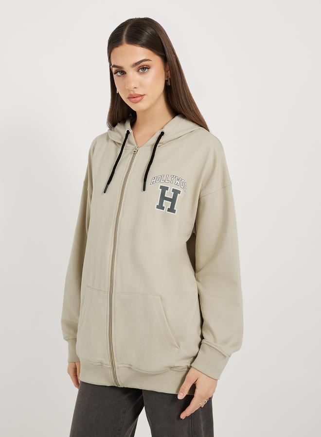 ستايلي هودي فضفاض بطبعة كتابة وسحَّاب غلق - Image 4