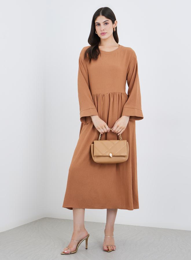 Styli Crinkle Crepe Gathered Detail Midi Dress - Image 1