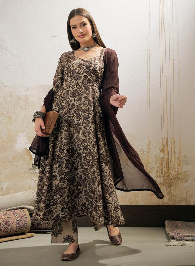 ساسافراس طقم كورتا أناركالي بيج ساسافراس بنقوش زهور مع بنطلون ضيق ودوباتا - Image 1