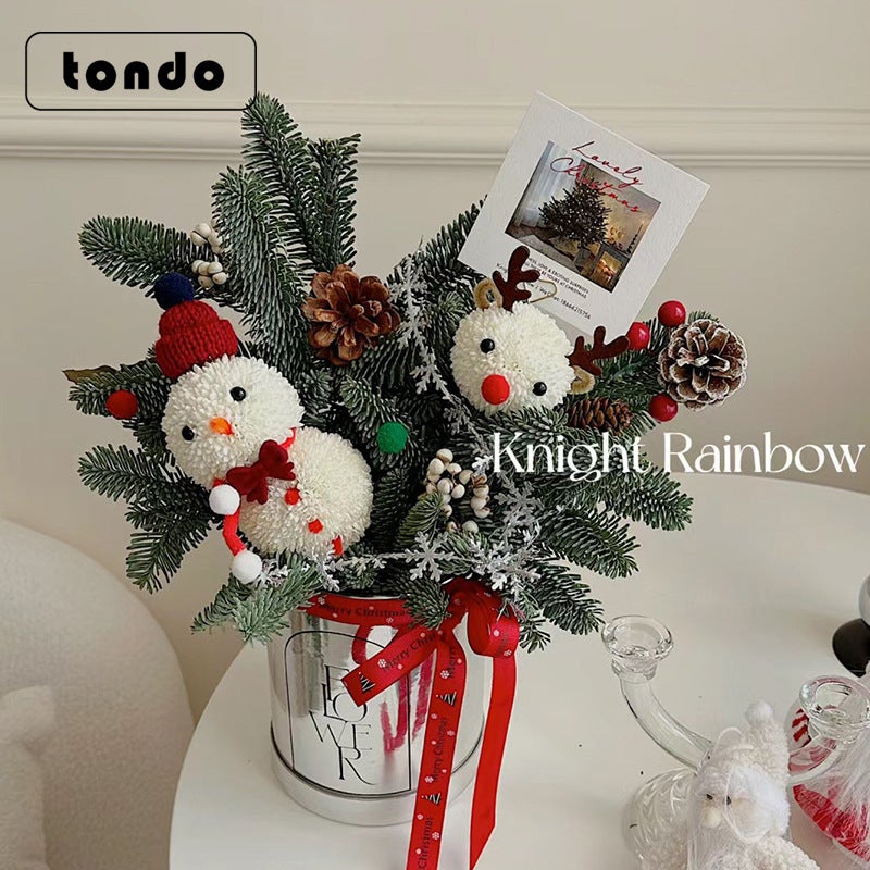 Hug Bucket Christmas Strawberry Bouquet – Handmade Flower Arrangement in Silver Snowflake Design - Image 5