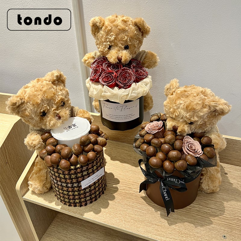 Hug Bucket Christmas Strawberry Bouquet – Handmade Flower Arrangement in Silver Snowflake Design - Image 3