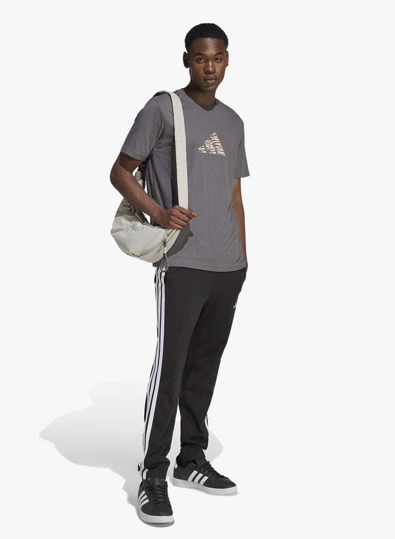 اديداس تيشيرت بطبعة مستكشف مموه - Image 5