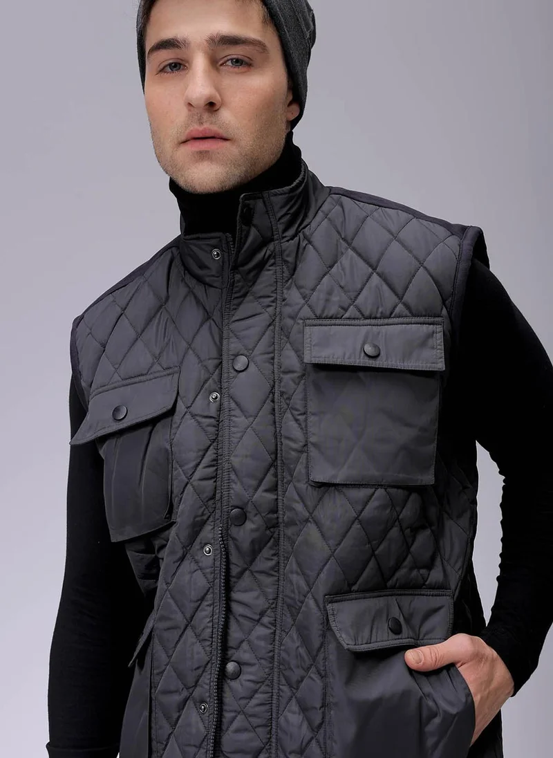 ذا انديان كراج كو Men Slim Fit Solid Puffer Jackets