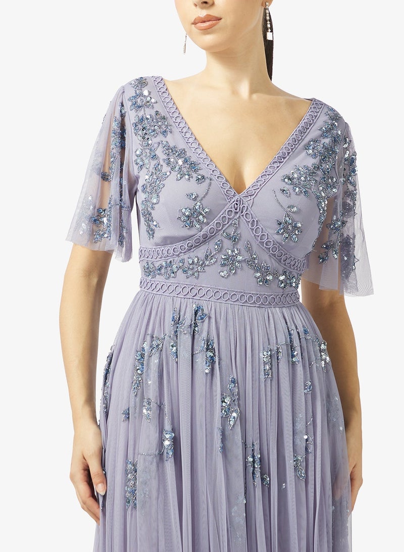 مايا فستان ماكسي بظهر مفتوح وأكمام ملاك مزخرف - Image 3