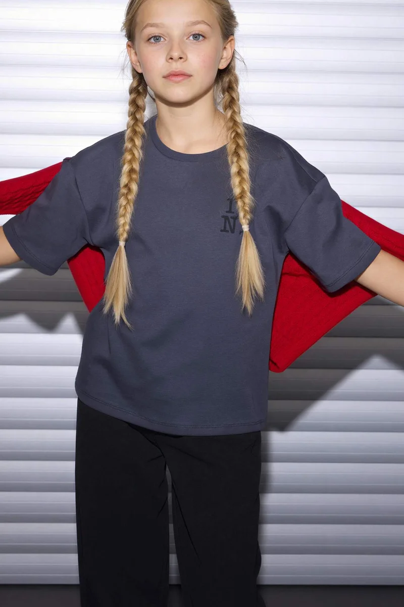 ديفاكتو Girl I Love NY Oversize T-Shirt