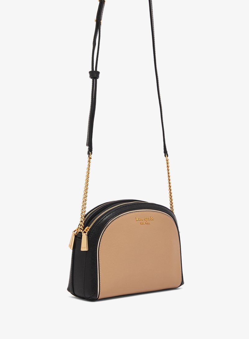 كيت سبيد حقيبة كروس بودي بسحاب وتفاصيل شعار - Image 3