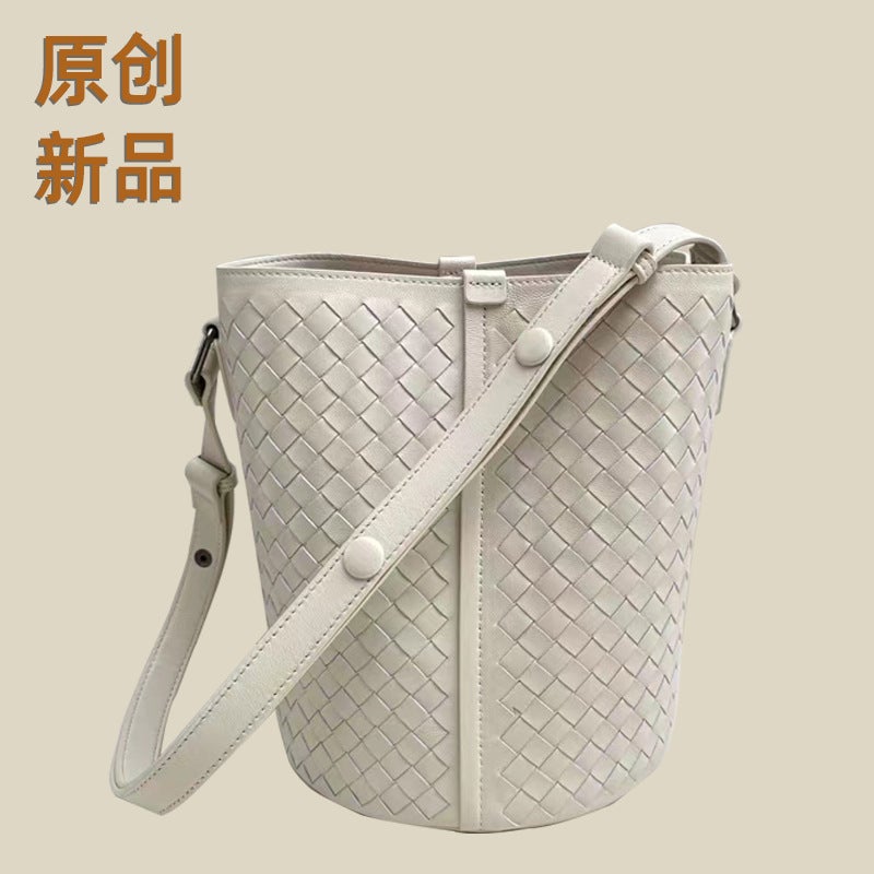 Genuine Leather Bucket Bag Niche Design Handmade Sheepskin Bag 2023 Solid Color Single Shoulder Crossbody Women'S Bag - Image 2