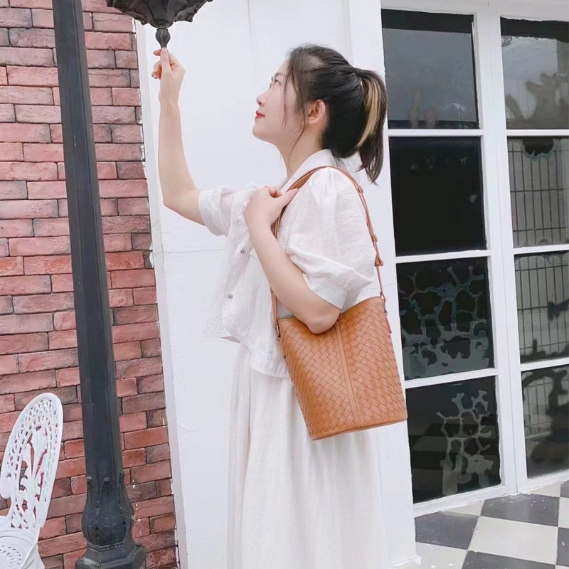 Genuine Leather Bucket Bag Niche Design Handmade Sheepskin Bag 2023 Solid Color Single Shoulder Crossbody Women'S Bag - Image 3