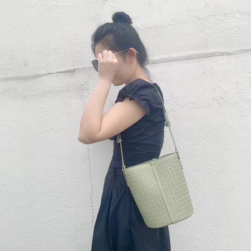 Genuine Leather Bucket Bag Niche Design Handmade Sheepskin Bag 2023 Solid Color Single Shoulder Crossbody Women'S Bag - Image 5