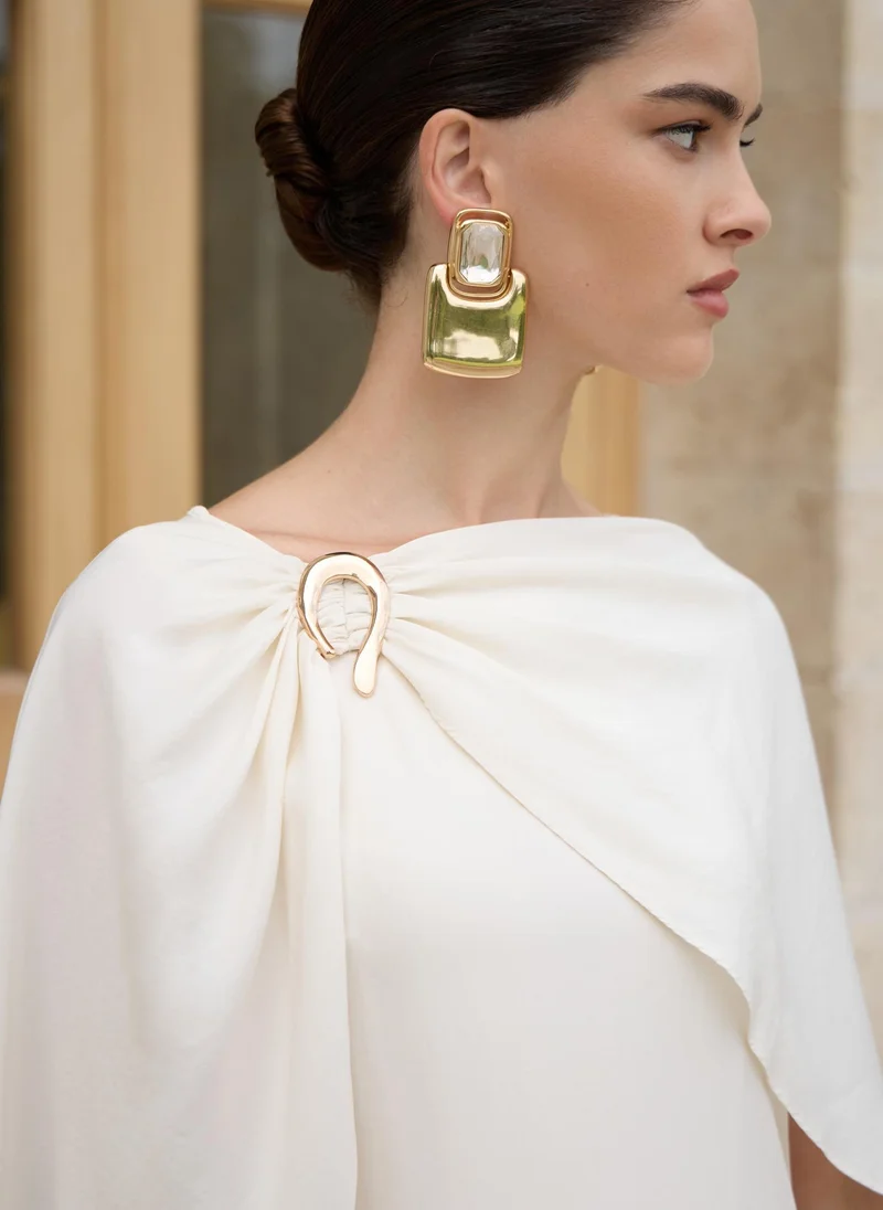 Lichi Maxi dress with train and metal decor on the shoulder
