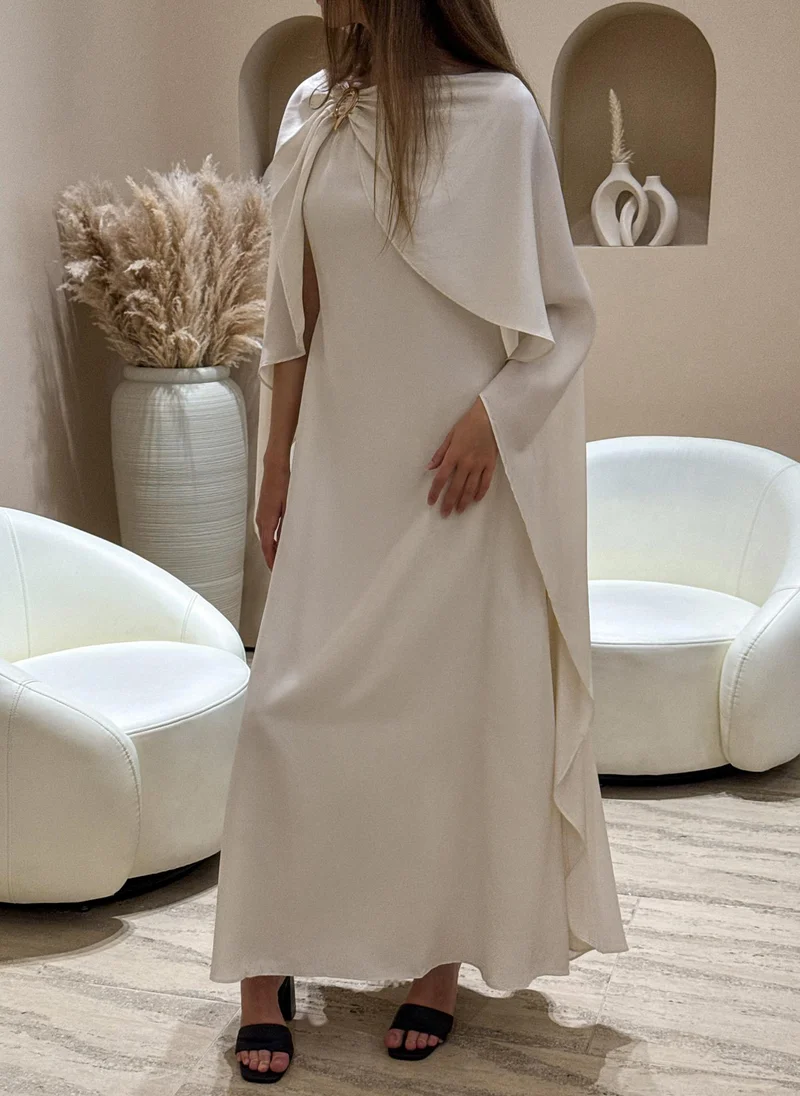 Lichi Maxi dress with train and metal decor on the shoulder