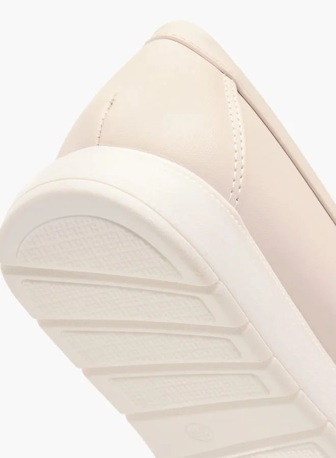 فلورا بيلا من شو إكسبرس Women Solid Slip-On Loafers