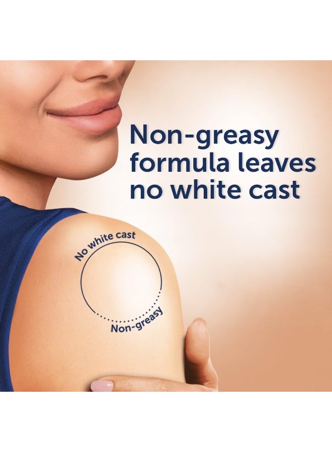 فازلين زيت الجسم المنشط والمشرق بخلاصة الكاكاو للعناية المركزة، غني بزبدة الكاكاو النقية 100% وزيوت مغذية لإشراقة تدوم طويلاً | جل زيتي غير دهني للجسم لبشرة صحية ومتألقة | 200 مل - Image 3