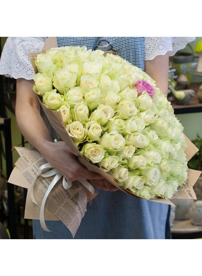 Carmel Flowers 100 White And 1 Pink Rose Bouquet - Image 2