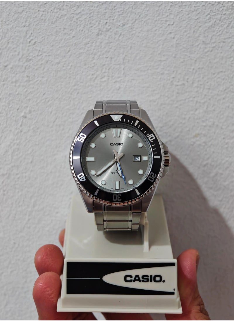 CASIO STANDARD ANALOG WATCH MDV-107D-8AVDF