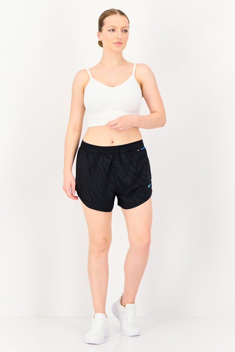 Nike شورتات جري للنساء بتصميم قياسي مع حبل سحب، أسود - Image 3