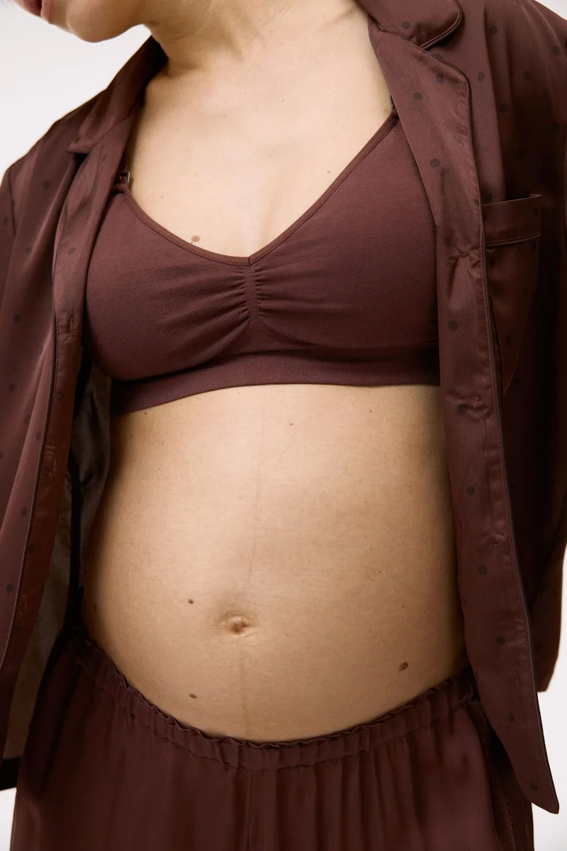 اتش اند ام حمالة صدر مبطنة للإرضاع بدون درزات من تشكيلة ماما