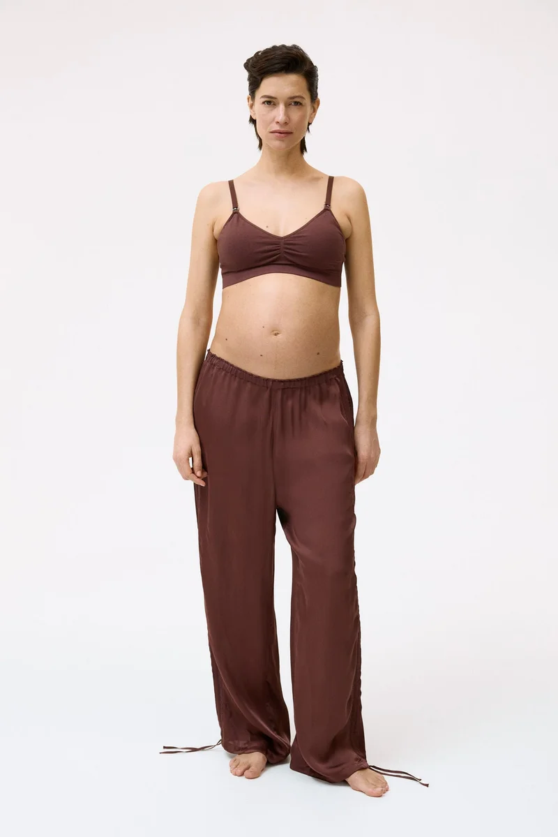 اتش اند ام حمالة صدر مبطنة للإرضاع بدون درزات من تشكيلة ماما