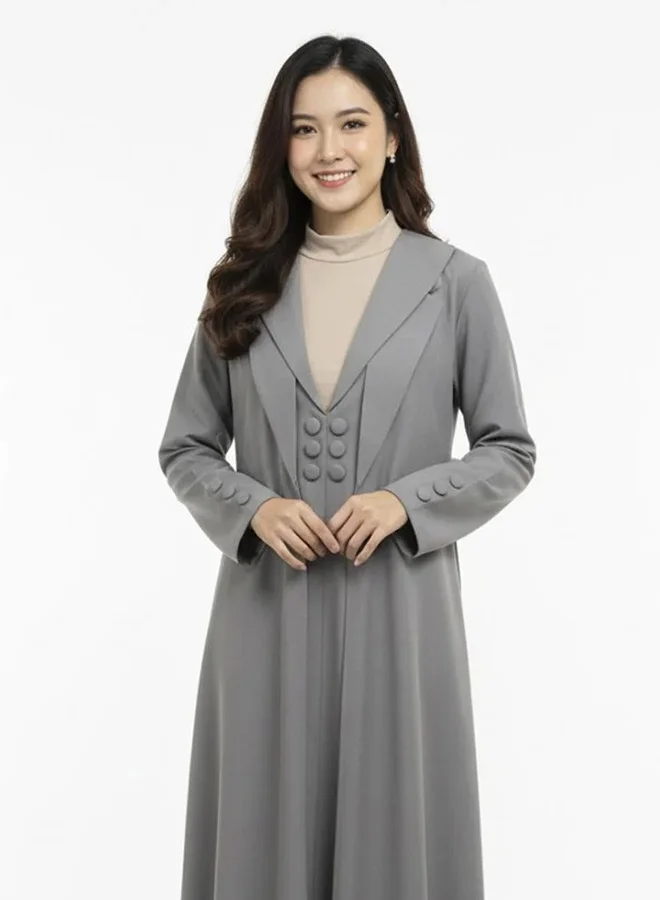 عبايات لمحة عباية عملية بقصة بليزر مع فستان منفصل مزينة بأزرار بلون الرمادي الفاتح