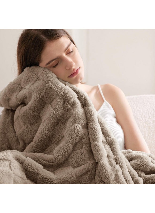 بيد شور بطانية Bedsure Light Taupe Throw Blanket للأريكة - بطانيات ناعمة للغاية ومريحة للنساء، بطانية صوفية صغيرة لطيفة للفتيات، 50 × 60 بوصة  - Image 3