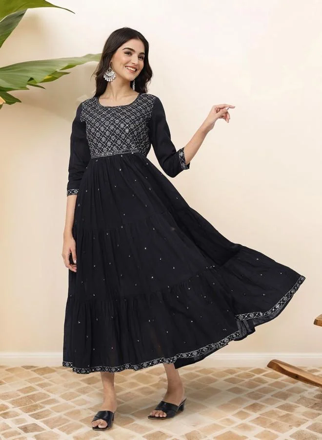 آي شين فستان نسائي أسود قطن مطرز بطول الركبة بقصة مستقيمة