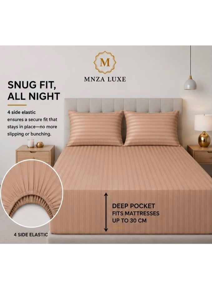 MNZA LUXE طقم ملاءة سرير مايكروفايبر مخططة بخطوط 1 سم، ملاءة سرير مطاطية واحدة + غطاءا وسادتين | فائقة النعومة، قابلة للتنفس ومقاومة للتجاعيد | جملي - Image 1