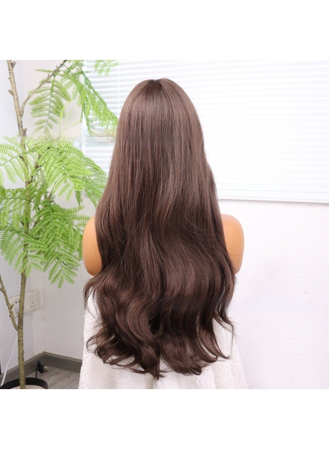 باروكة شعر مستعار نسائية طويلة ومموجة بلون بني داكن مع غرة، مصنوعة من ألياف صناعية مقاومة للحرارة. مناسبة للاستخدام اليومي والحفلات، بطول 66 سم. - Image 3