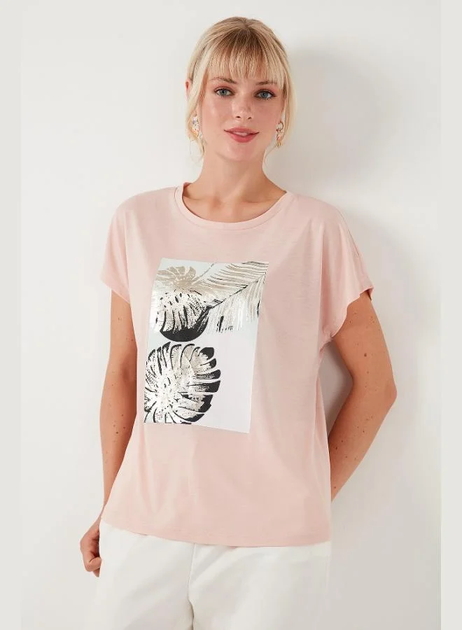 ليلا تيشيرت نسائي ليلا مطبوع بياقة دائرية وقصة عادية