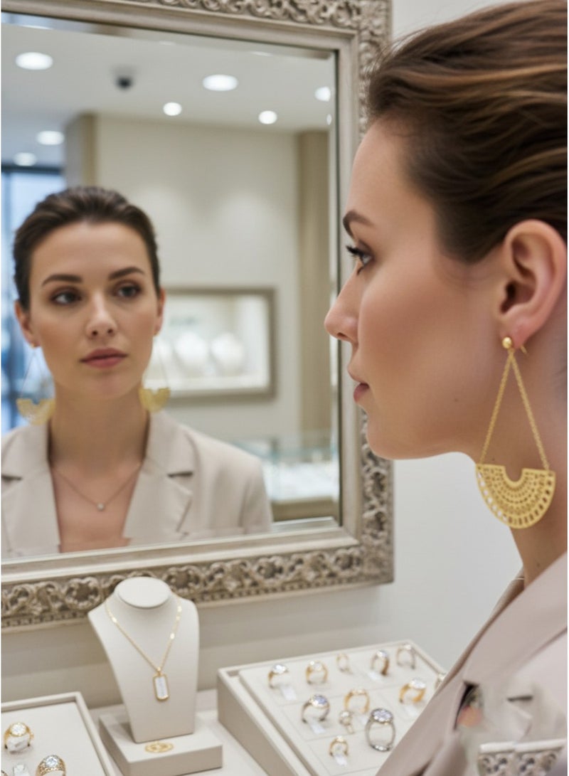 Julia Store A luxurious and modern piece of jewelry plated with 21-karat gold, crafted from stainless steel, featuring a simple and elegant design inspired by the Egyptian Queen Nefertiti and the ancient lotus flower. An ideal gift. - Image 4